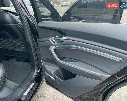 Черный Ауди E-Tron, объемом двигателя 0 л и пробегом 89 тыс. км за 39900 $, фото 31 на Automoto.ua