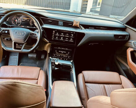 Чорний Ауді E-Tron, об'ємом двигуна 0 л та пробігом 78 тис. км за 42000 $, фото 20 на Automoto.ua