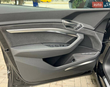 Черный Ауди E-Tron, объемом двигателя 0 л и пробегом 31 тыс. км за 45500 $, фото 19 на Automoto.ua