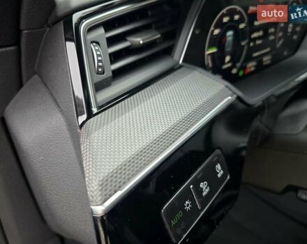 Чорний Ауді E-Tron, об'ємом двигуна 0 л та пробігом 61 тис. км за 47777 $, фото 63 на Automoto.ua