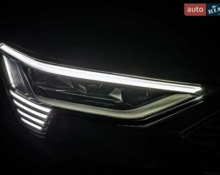 Черный Ауди E-Tron, объемом двигателя 0 л и пробегом 40 тыс. км за 48888 $, фото 56 на Automoto.ua