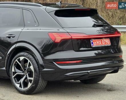 Чорний Ауді E-Tron, об'ємом двигуна 0 л та пробігом 61 тис. км за 47777 $, фото 36 на Automoto.ua