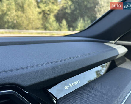 Черный Ауди E-Tron, объемом двигателя 0 л и пробегом 55 тыс. км за 44999 $, фото 121 на Automoto.ua
