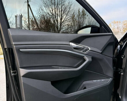 Черный Ауди E-Tron, объемом двигателя 0 л и пробегом 62 тыс. км за 36200 $, фото 13 на Automoto.ua