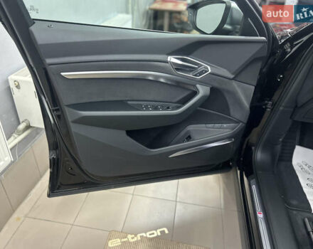 Чорний Ауді E-Tron, об'ємом двигуна 0 л та пробігом 57 тис. км за 41500 $, фото 10 на Automoto.ua