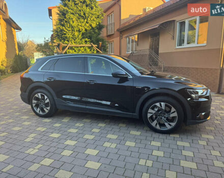 Черный Ауди E-Tron, объемом двигателя 0 л и пробегом 129 тыс. км за 27777 $, фото 1 на Automoto.ua