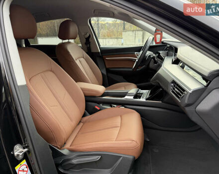 Черный Ауди E-Tron, объемом двигателя 0 л и пробегом 79 тыс. км за 29999 $, фото 20 на Automoto.ua