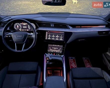 Чорний Ауді E-Tron, об'ємом двигуна 0 л та пробігом 103 тис. км за 36600 $, фото 20 на Automoto.ua