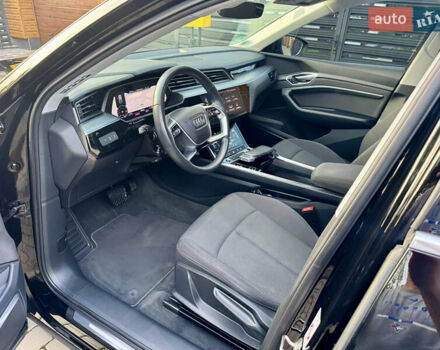 Черный Ауди E-Tron, объемом двигателя 0 л и пробегом 97 тыс. км за 30900 $, фото 33 на Automoto.ua
