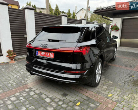 Черный Ауди E-Tron, объемом двигателя 0 л и пробегом 64 тыс. км за 31700 $, фото 12 на Automoto.ua