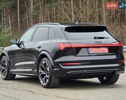 Чорний Ауді E-Tron, об'ємом двигуна 0 л та пробігом 61 тис. км за 47777 $, фото 5 на Automoto.ua