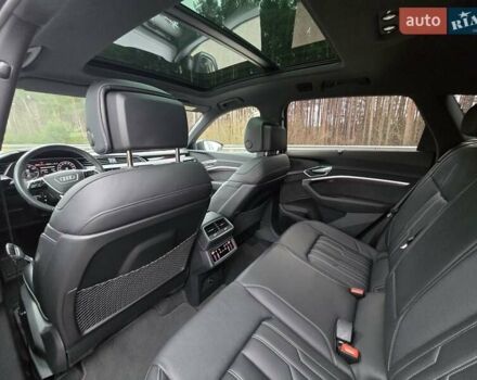 Чорний Ауді E-Tron, об'ємом двигуна 0 л та пробігом 61 тис. км за 47777 $, фото 74 на Automoto.ua