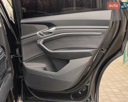 Черный Ауди E-Tron, объемом двигателя 0 л и пробегом 64 тыс. км за 35955 $, фото 35 на Automoto.ua