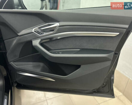 Чорний Ауді E-Tron, об'ємом двигуна 0 л та пробігом 57 тис. км за 41500 $, фото 19 на Automoto.ua