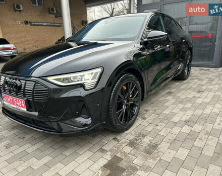 Чорний Ауді E-Tron, об'ємом двигуна 0 л та пробігом 23 тис. км за 54900 $, фото 7 на Automoto.ua