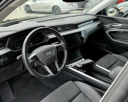 Чорний Ауді E-Tron, об'ємом двигуна 0 л та пробігом 55 тис. км за 36500 $, фото 13 на Automoto.ua