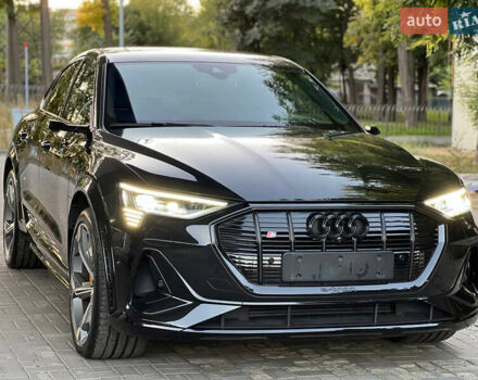 Черный Ауди E-Tron, объемом двигателя 0 л и пробегом 26 тыс. км за 49500 $, фото 2 на Automoto.ua