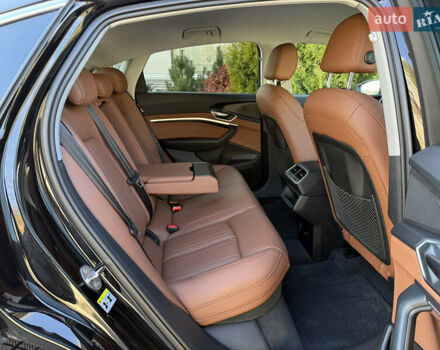 Чорний Ауді E-Tron, об'ємом двигуна 0 л та пробігом 79 тис. км за 29999 $, фото 49 на Automoto.ua