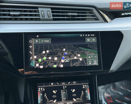 Черный Ауди E-Tron, объемом двигателя 0 л и пробегом 45 тыс. км за 30900 $, фото 51 на Automoto.ua