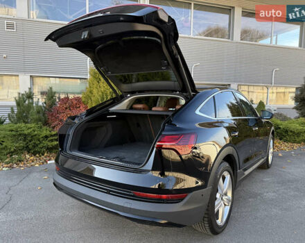 Чорний Ауді E-Tron, об'ємом двигуна 0 л та пробігом 79 тис. км за 29999 $, фото 64 на Automoto.ua