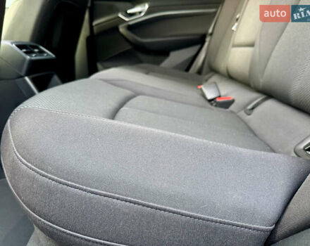 Черный Ауди E-Tron, объемом двигателя 0 л и пробегом 97 тыс. км за 30900 $, фото 42 на Automoto.ua