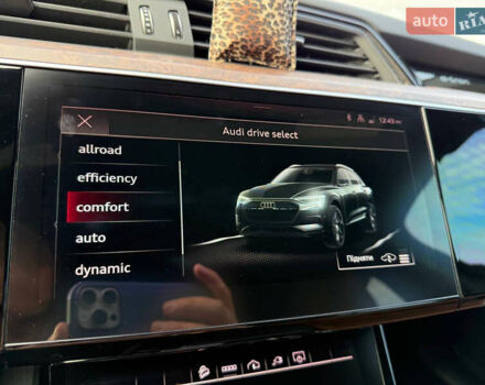 Черный Ауди E-Tron, объемом двигателя 0 л и пробегом 80 тыс. км за 34500 $, фото 74 на Automoto.ua