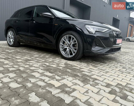 Чорний Ауді E-Tron, об'ємом двигуна 0 л та пробігом 89 тис. км за 35499 $, фото 2 на Automoto.ua