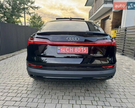 Чорний Ауді E-Tron, об'ємом двигуна 0 л та пробігом 96 тис. км за 30900 $, фото 11 на Automoto.ua