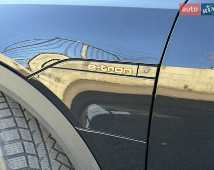 Чорний Ауді E-Tron, об'ємом двигуна 0 л та пробігом 79 тис. км за 29999 $, фото 8 на Automoto.ua