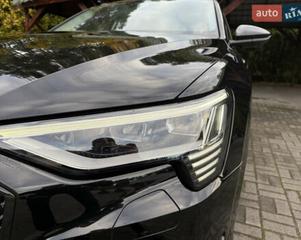 Черный Ауди E-Tron, объемом двигателя 0 л и пробегом 56 тыс. км за 40890 $, фото 13 на Automoto.ua