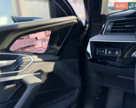Черный Ауди E-Tron, объемом двигателя 0 л и пробегом 80 тыс. км за 42000 $, фото 17 на Automoto.ua