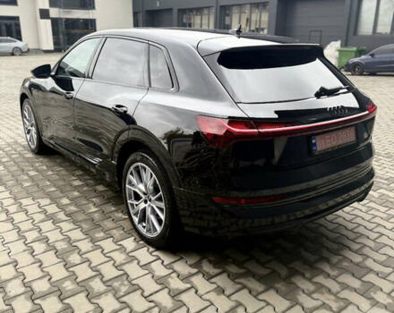 Чорний Ауді E-Tron, об'ємом двигуна 0 л та пробігом 89 тис. км за 35499 $, фото 7 на Automoto.ua