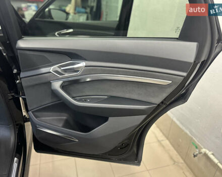 Чорний Ауді E-Tron, об'ємом двигуна 0 л та пробігом 57 тис. км за 41500 $, фото 17 на Automoto.ua