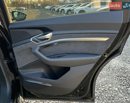 Черный Ауди E-Tron, объемом двигателя 0 л и пробегом 32 тыс. км за 47561 $, фото 39 на Automoto.ua