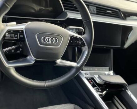 Чорний Ауді E-Tron, об'ємом двигуна 0 л та пробігом 60 тис. км за 33500 $, фото 15 на Automoto.ua