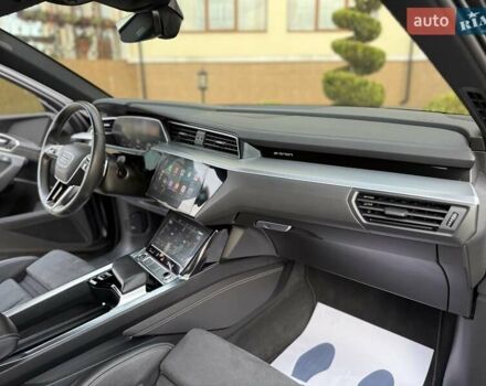 Черный Ауди E-Tron, объемом двигателя 0 л и пробегом 150 тыс. км за 31950 $, фото 134 на Automoto.ua