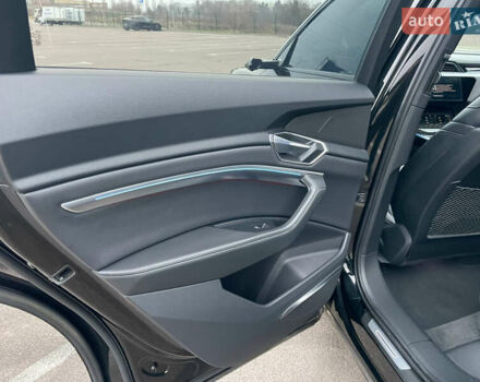 Черный Ауди E-Tron, объемом двигателя 0 л и пробегом 89 тыс. км за 39900 $, фото 35 на Automoto.ua