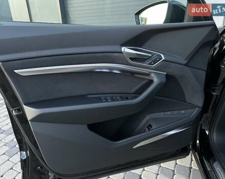Черный Ауди E-Tron, объемом двигателя 0 л и пробегом 158 тыс. км за 31000 $, фото 41 на Automoto.ua