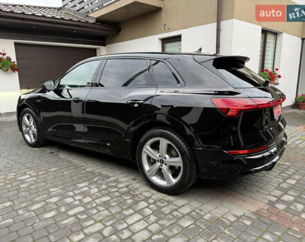 Черный Ауди E-Tron, объемом двигателя 0 л и пробегом 64 тыс. км за 31700 $, фото 9 на Automoto.ua