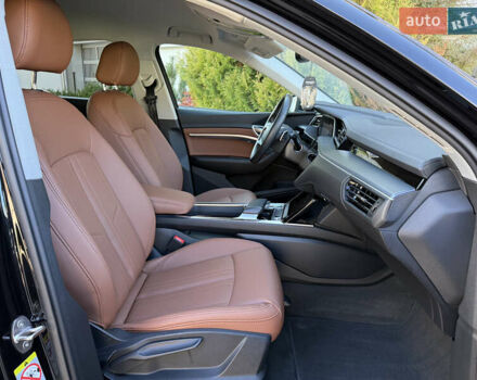 Чорний Ауді E-Tron, об'ємом двигуна 0 л та пробігом 79 тис. км за 29999 $, фото 34 на Automoto.ua