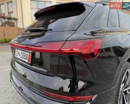 Черный Ауди E-Tron, объемом двигателя 0 л и пробегом 150 тыс. км за 31950 $, фото 119 на Automoto.ua