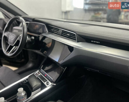 Чорний Ауді E-Tron, об'ємом двигуна 0 л та пробігом 57 тис. км за 41500 $, фото 14 на Automoto.ua