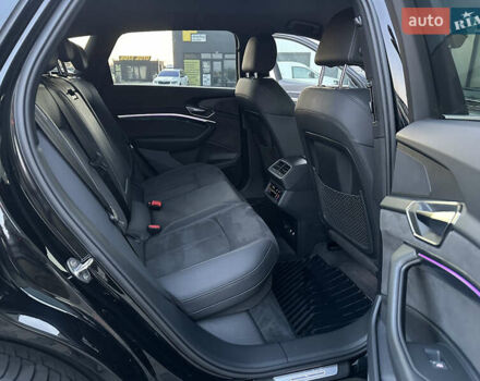 Черный Ауди E-Tron, объемом двигателя 0 л и пробегом 158 тыс. км за 31000 $, фото 55 на Automoto.ua
