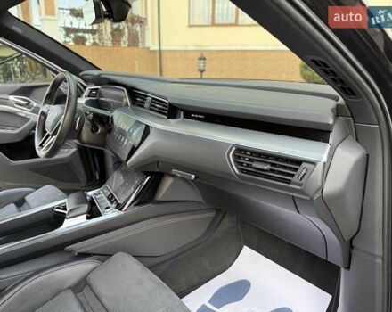 Черный Ауди E-Tron, объемом двигателя 0 л и пробегом 150 тыс. км за 31950 $, фото 58 на Automoto.ua