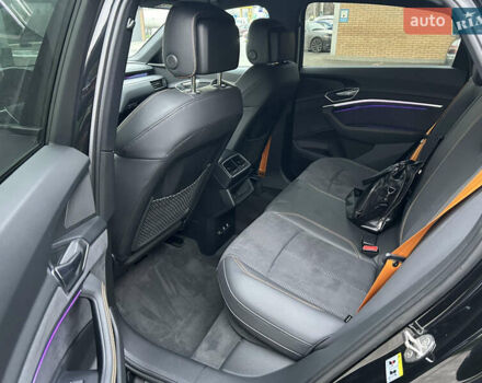 Чорний Ауді E-Tron, об'ємом двигуна 0 л та пробігом 23 тис. км за 54900 $, фото 20 на Automoto.ua