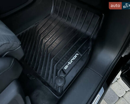 Черный Ауди E-Tron, объемом двигателя 0 л и пробегом 158 тыс. км за 31000 $, фото 62 на Automoto.ua