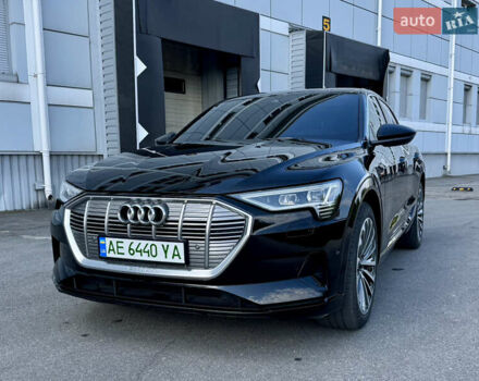 Чорний Ауді E-Tron, об'ємом двигуна 0 л та пробігом 55 тис. км за 41000 $, фото 1 на Automoto.ua