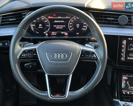 Черный Ауди E-Tron, объемом двигателя 0 л и пробегом 32 тыс. км за 47561 $, фото 48 на Automoto.ua