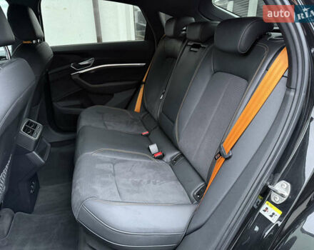 Черный Ауди E-Tron, объемом двигателя 0 л и пробегом 95 тыс. км за 38500 $, фото 23 на Automoto.ua