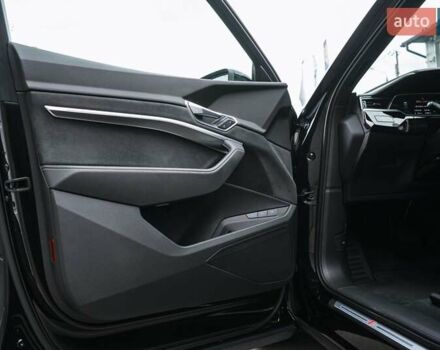 Черный Ауди E-Tron, объемом двигателя 0 л и пробегом 27 тыс. км за 60000 $, фото 23 на Automoto.ua